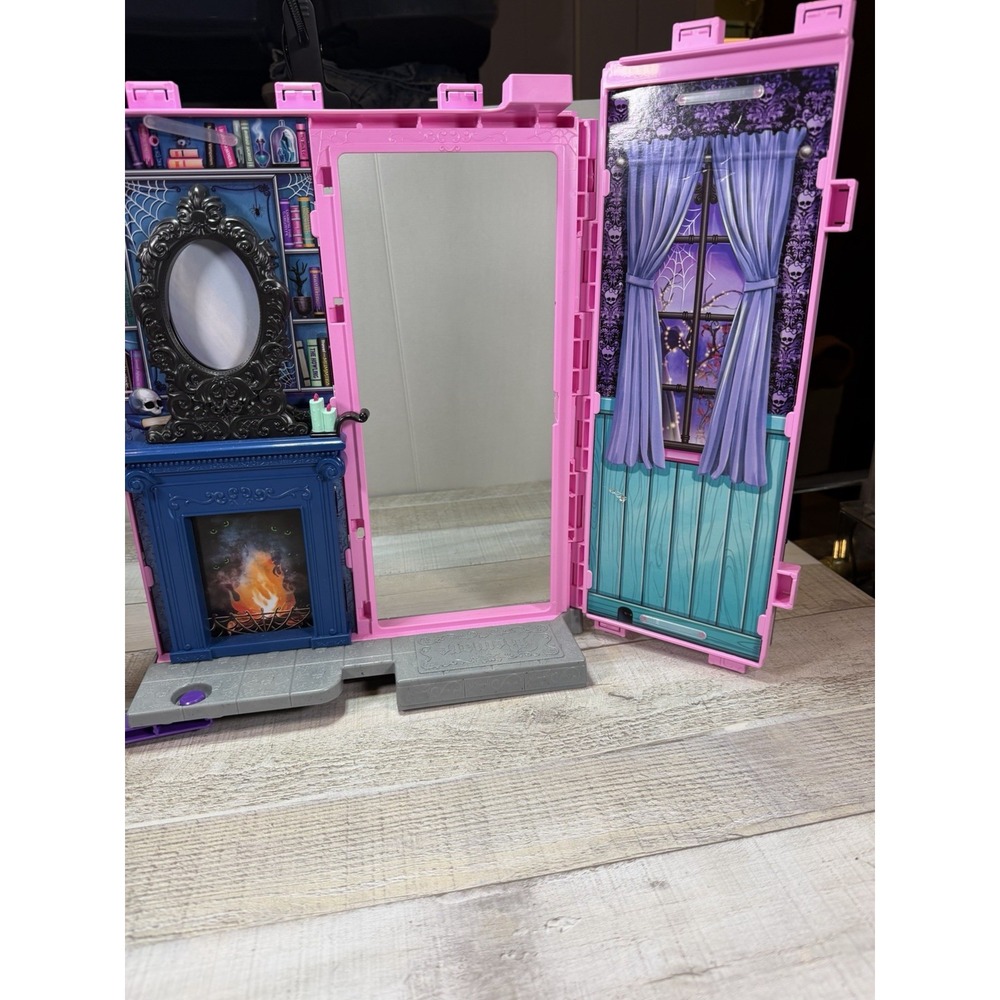 Monster High Boo-Tique Spooky Hotel Fireplace Library Wall Replacement Part